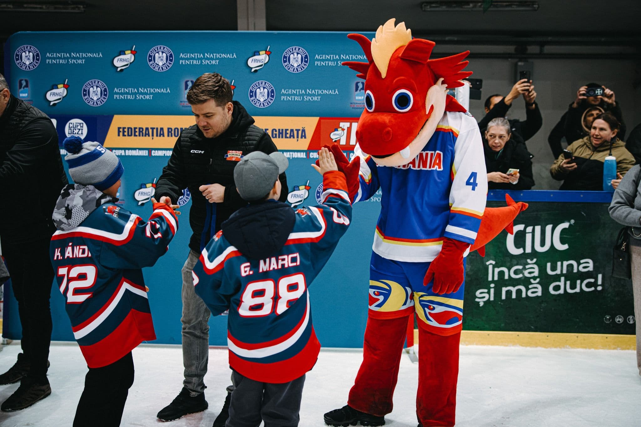 52 de echipe au luat parte la prima ediție a Cupei „Dezi și prietenii pe gheață” 